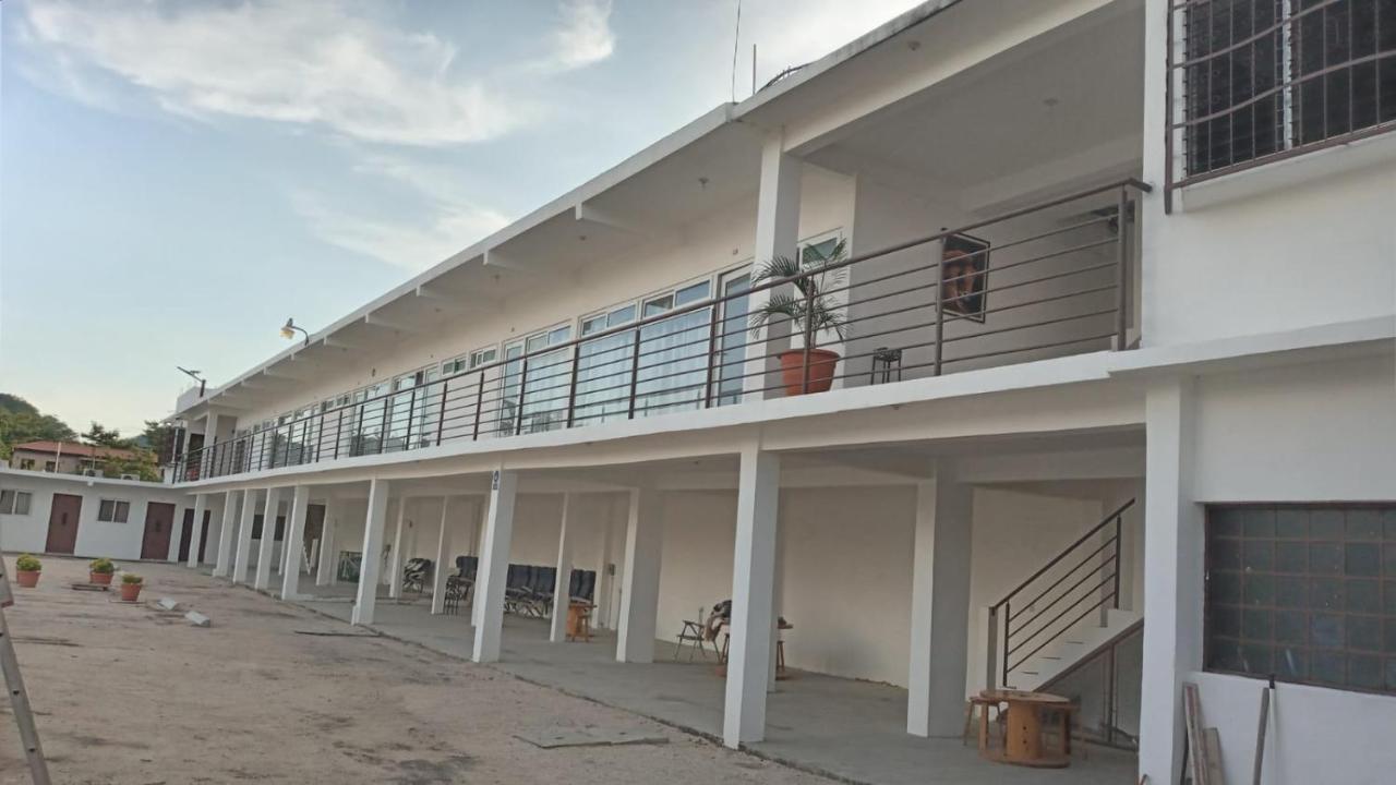 Apartamentos Mundo Maya Habitaciones فلوريس المظهر الخارجي الصورة
