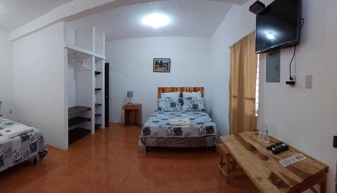 Apartamentos Mundo Maya Habitaciones فلوريس المظهر الخارجي الصورة